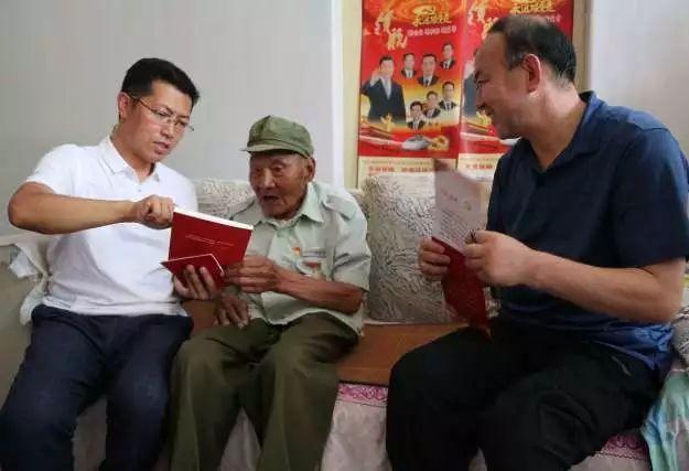 吕良镇：打好廉政文化建设“组合拳”