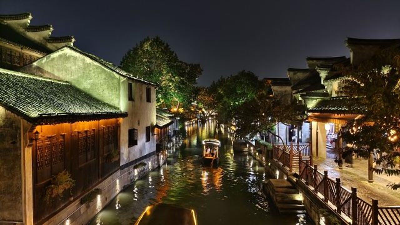 青海:热气腾腾炸年馍,热热闹闹赶大集